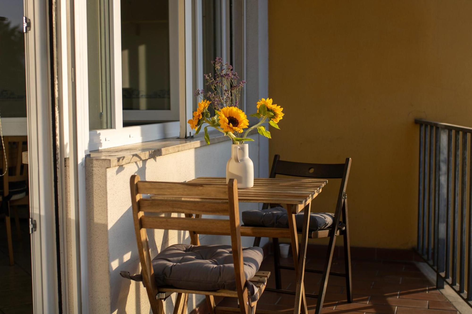 Lucca Roomy Apartment With Balcony And Parking! Exterior photo